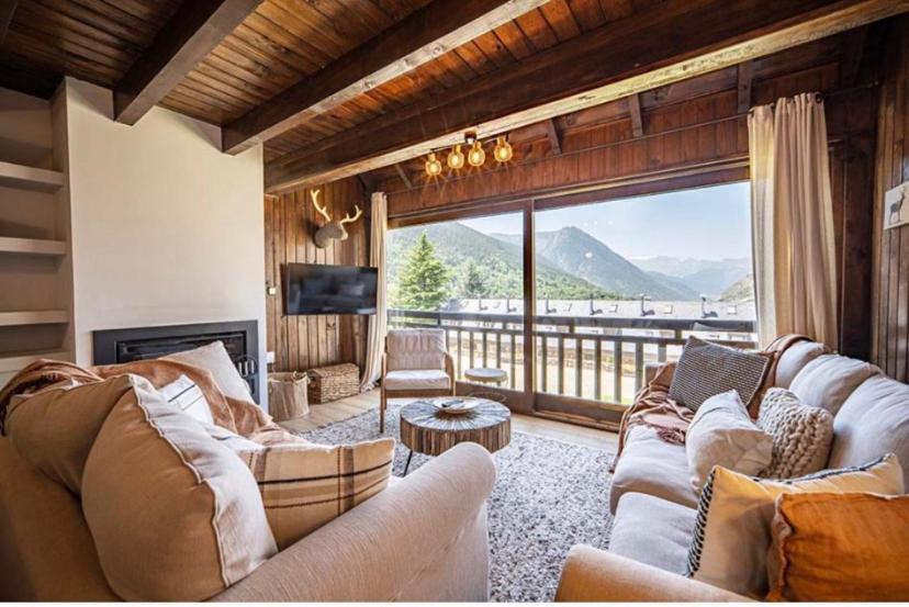فيلا Casa Catania-Acogedora Casa Con Impresionantes Vistas-Fibra Optica Salardú المظهر الخارجي الصورة