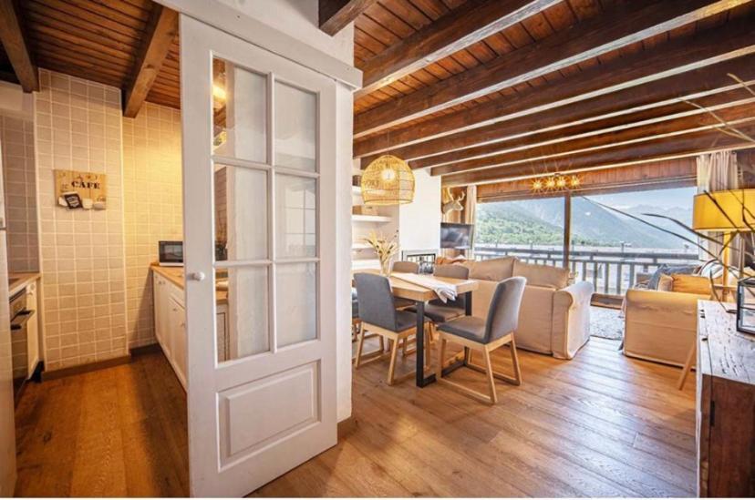 فيلا Casa Catania-Acogedora Casa Con Impresionantes Vistas-Fibra Optica Salardú المظهر الخارجي الصورة